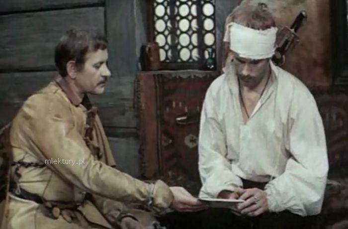 Dając Kmicicowi list zaciężny, Wołodyjowski ratuje mu karierę i przyszłość jako pułkownika Radziwiłła. (film TVP, 1973)